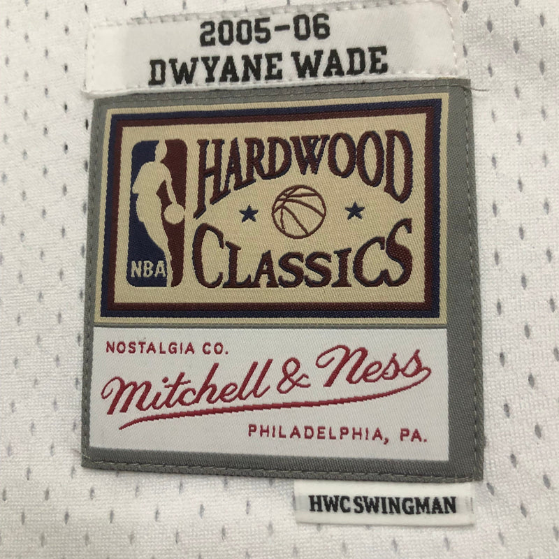 Regata NBA Miami Heat Retrô Mitchell & Ness 2005/2006 Dwyane Wade