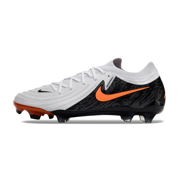 Chuteira Campo Nike Phantom GX2 Elite FG Branca, Preta e Laranja + MEIA DE BRINDE 🎁
