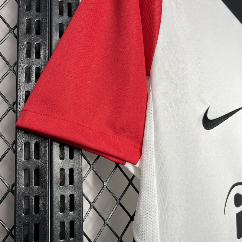 Eintracht Frankfurt Home 2024/2025 Shirt